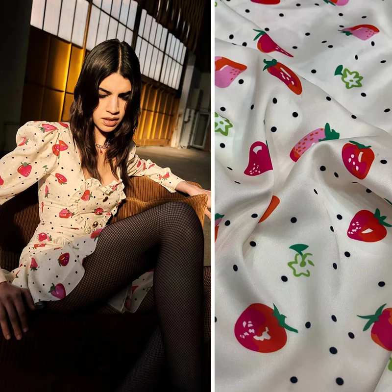 Polyester elastic satin fabric for women's high-end customized strawberry digital printed fabric
Polyester elastic satin fabric for women's high-end customized strawberry digital printed fabric