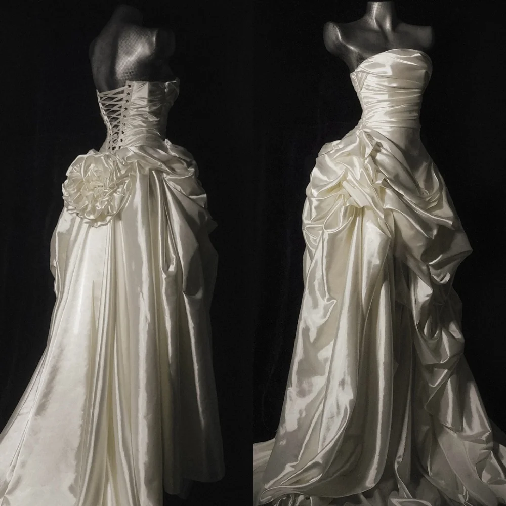 Customized Modern Satin Dresses 2025 Woman Exquisite Strapless Sleeveless Homecoming Dress Luxury Lace Up Back Prom Dress
Customized Modern Satin Dresses 2025 Woman Exquisite Strapless Sleeveless Homecoming Dress Luxury Lace Up Back Prom Dress