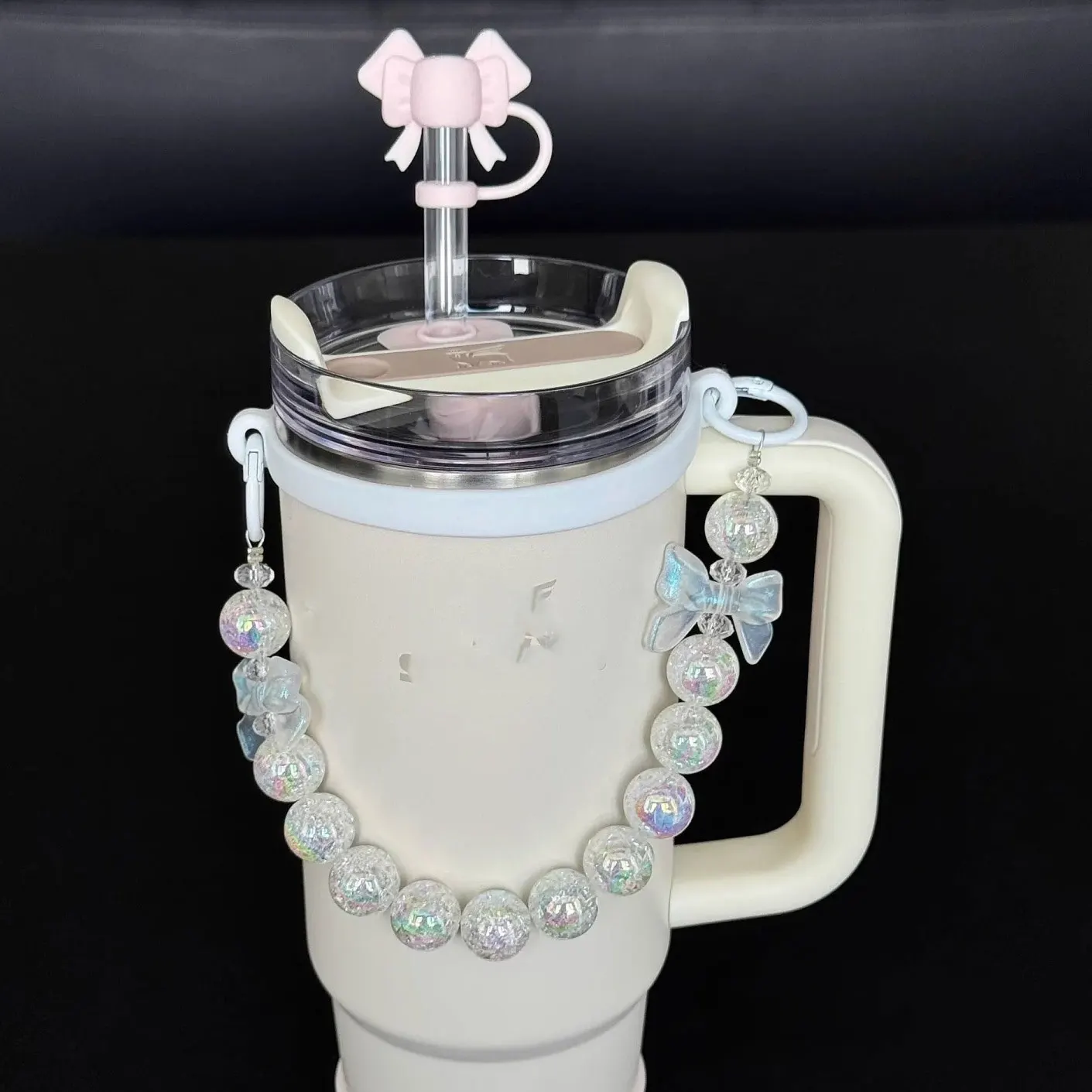 Бутылка для воды Stanley, прозрачный лазерный узел, подвесная цепочка, аксессуары «сделай сам», подходят для других бюстгальтеров с чашками для воды
Бутылка для воды Stanley, прозрачный лазерный узел, подвесная цепочка, аксессуары «сделай сам», подходят для других бюстгальтеров с чашками для воды