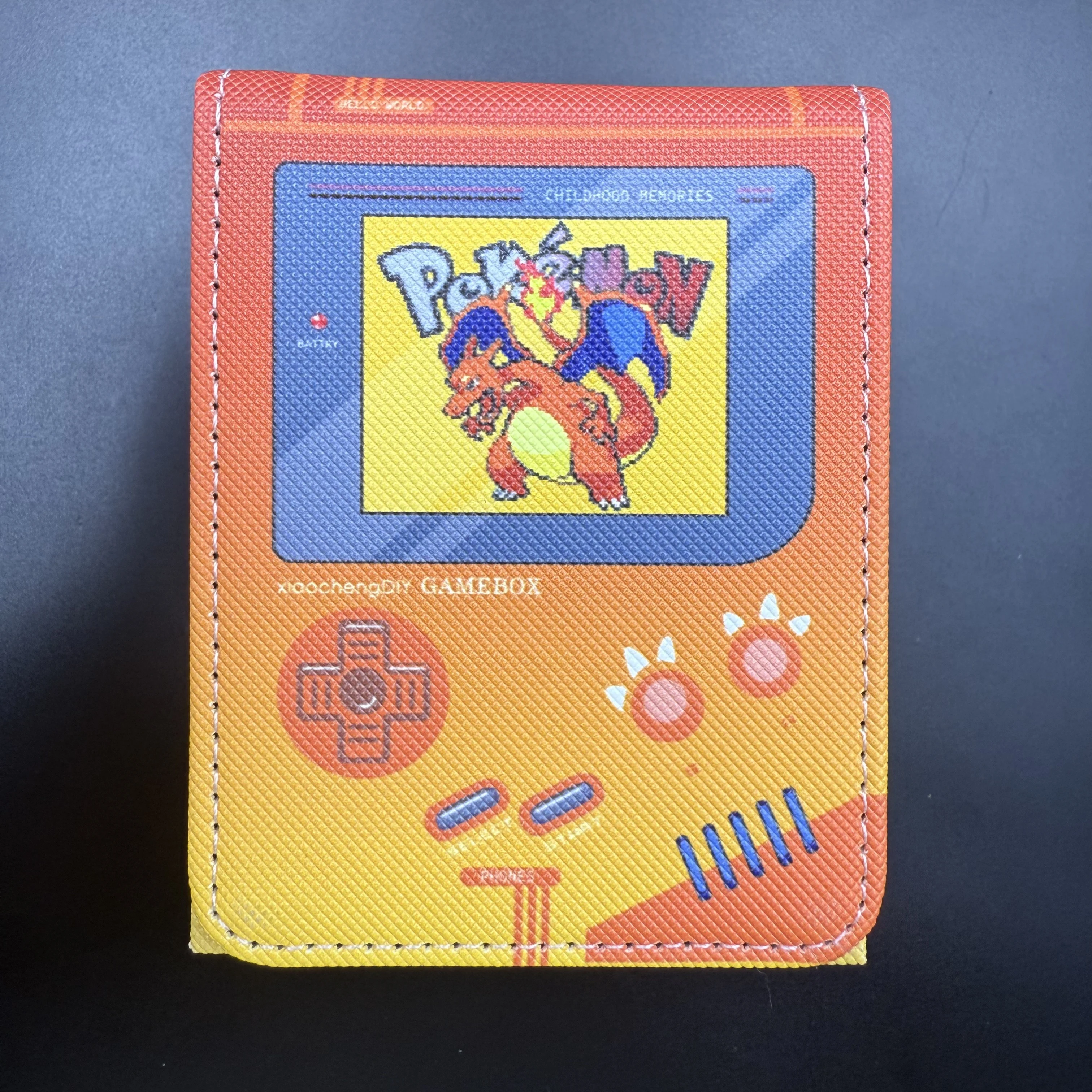 Новый мультфильм Diy Self Made Ptcg Charizard Коробка для хранения карт Ws Opcg Ptcg Charizard Кожаная коробка для хранения магнитных карт Подарочные игрушки
Новый мультфильм Diy Self Made Ptcg Charizard Коробка для хранения карт Ws Opcg Ptcg Charizard Кожаная коробка для хранения магнитных карт Подарочные игрушки