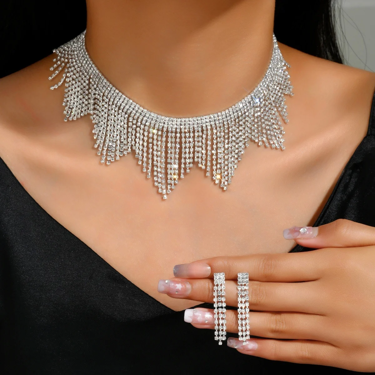 Luxury Fringe Crystal Choker Jewelry Set for Women, Sparkling Rhinestone Necklace Earrings, Party Prom Gift
Luxury Fringe Crystal Choker Jewelry Set for Women, Sparkling Rhinestone Necklace Earrings, Party Prom Gift