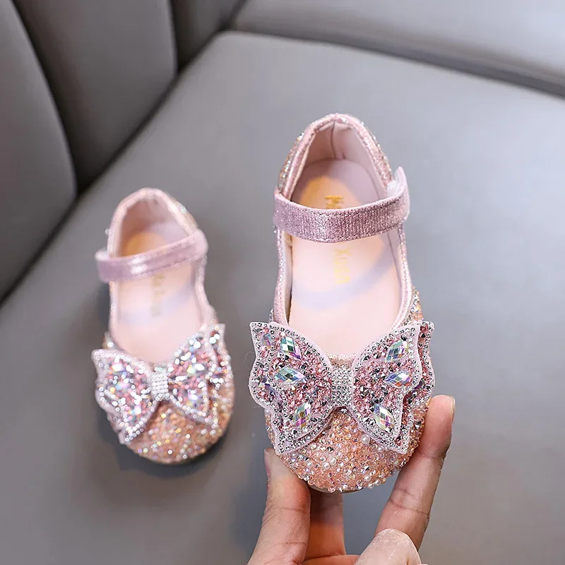 Spring Autumn New Girl's Shoes Shallow Bowknot Children Performance Leather Shoes Sequins Versatile Kids Fashion Princess Shoes
Spring Autumn New Girl's Shoes Shallow Bowknot Children Performance Leather Shoes Sequins Versatile Kids Fashion Princess Shoes
