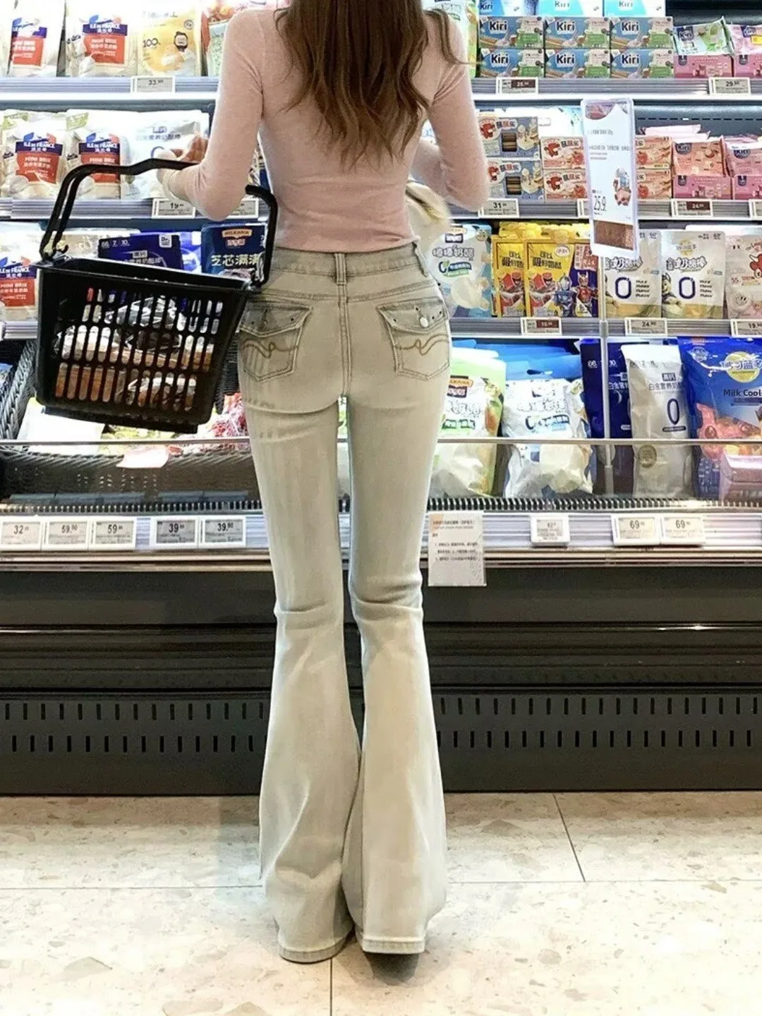 High Waist Bell Bottom Jeans Women's Loose Fit Light Wash Metal Ring Denim Pants Spring Season Casual High Elasticity Cotton ...
High Waist Bell Bottom Jeans Women's Loose Fit Light Wash Metal Ring Denim Pants Spring Season Casual High Elasticity Cotton ...
