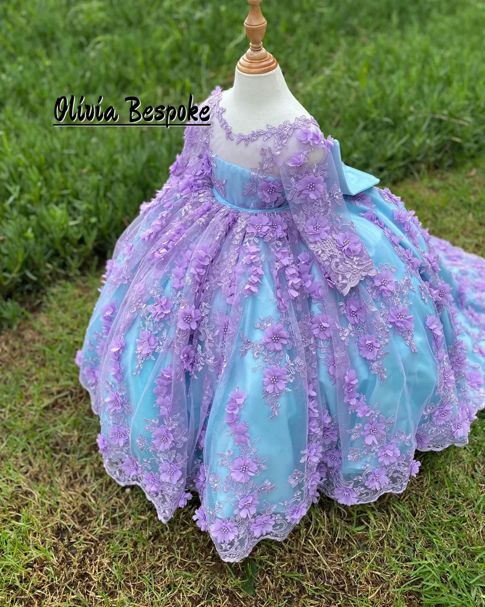Purple Lace Long Sleeve Blue Flower Girls Dresses For Wedding Party With Bow Princess Prom Dress Customizede
Purple Lace Long Sleeve Blue Flower Girls Dresses For Wedding Party With Bow Princess Prom Dress Customizede