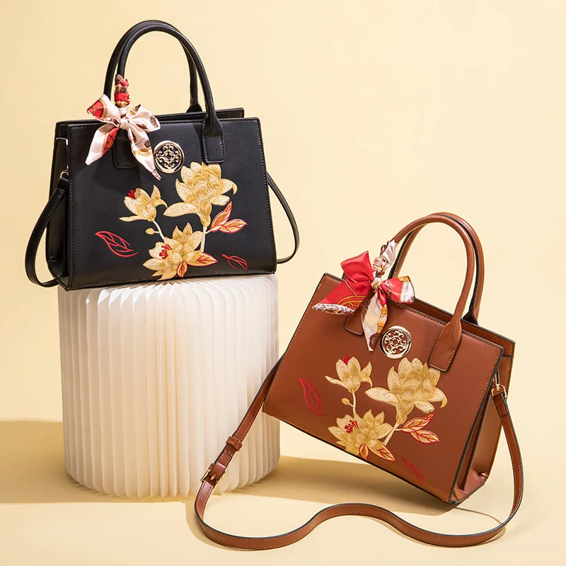 Vintage Chinese Embroidery Shoulder Bag Handbag Women Large Capacity Crossbody Bucket Bag Ladies Fashion Handbag 7.
Vintage Chinese Embroidery Shoulder Bag Handbag Women Large Capacity Crossbody Bucket Bag Ladies Fashion Handbag 7.
