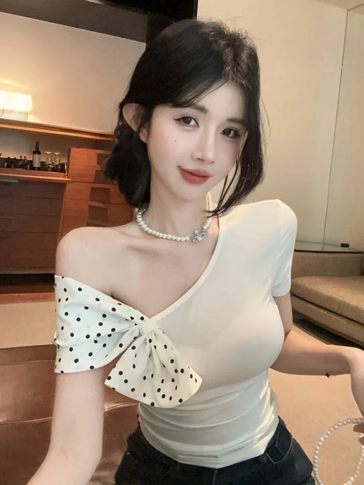 Summer Polka Dot Knot Short Sleeve T-Shirt Women's Irregular Slimming Hot Girl Tight Design Short Top Fashionable C...
Summer Polka Dot Knot Short Sleeve T-Shirt Women's Irregular Slimming Hot Girl Tight Design Short Top Fashionable C...