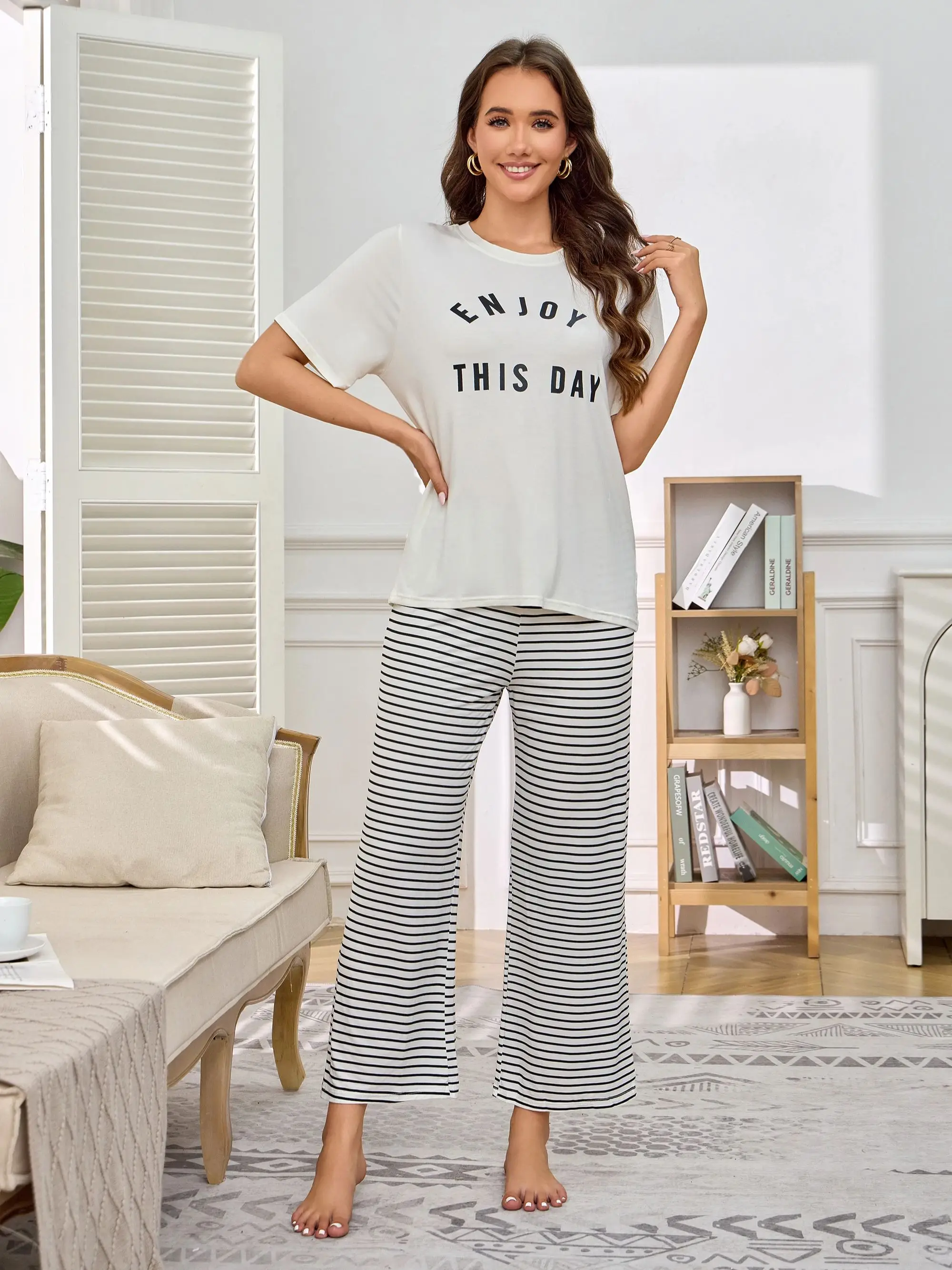 Women's spring and summer modal short-sleeved trousers suit free mid-sleeve pajamas yoga sportswear home wear pajamas suit
Women's spring and summer modal short-sleeved trousers suit free mid-sleeve pajamas yoga sportswear home wear pajamas suit