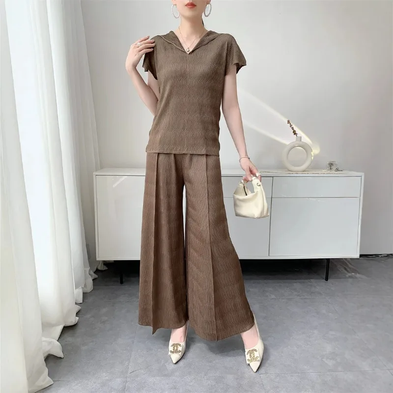 Miyake Original Pleated Pants Set Plisse 2026 New Cross-border Women's Summer Pleats Top V-neck Simple Fold Wide-leg Pants Set
Miyake Original Pleated Pants Set Plisse 2026 New Cross-border Women's Summer Pleats Top V-neck Simple Fold Wide-leg Pants Set