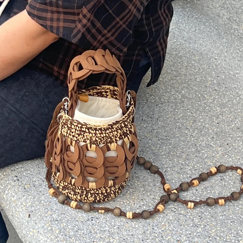 New Fashion Original Retro Pure Handmade Cotton Fabric Weaving Hollow Bucket Type Handbags French Beach Vacation Beach Women Bag
New Fashion Original Retro Pure Handmade Cotton Fabric Weaving Hollow Bucket Type Handbags French Beach Vacation Beach Women Bag
