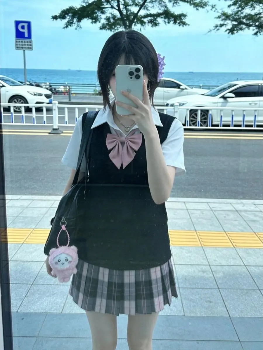 Women's Basic Short Sleeve Knitted Shirt Summer Atmosphere Layering Thin Vest Powder Fog Sea Skirt Fashion College Style
Women's Basic Short Sleeve Knitted Shirt Summer Atmosphere Layering Thin Vest Powder Fog Sea Skirt Fashion College Style