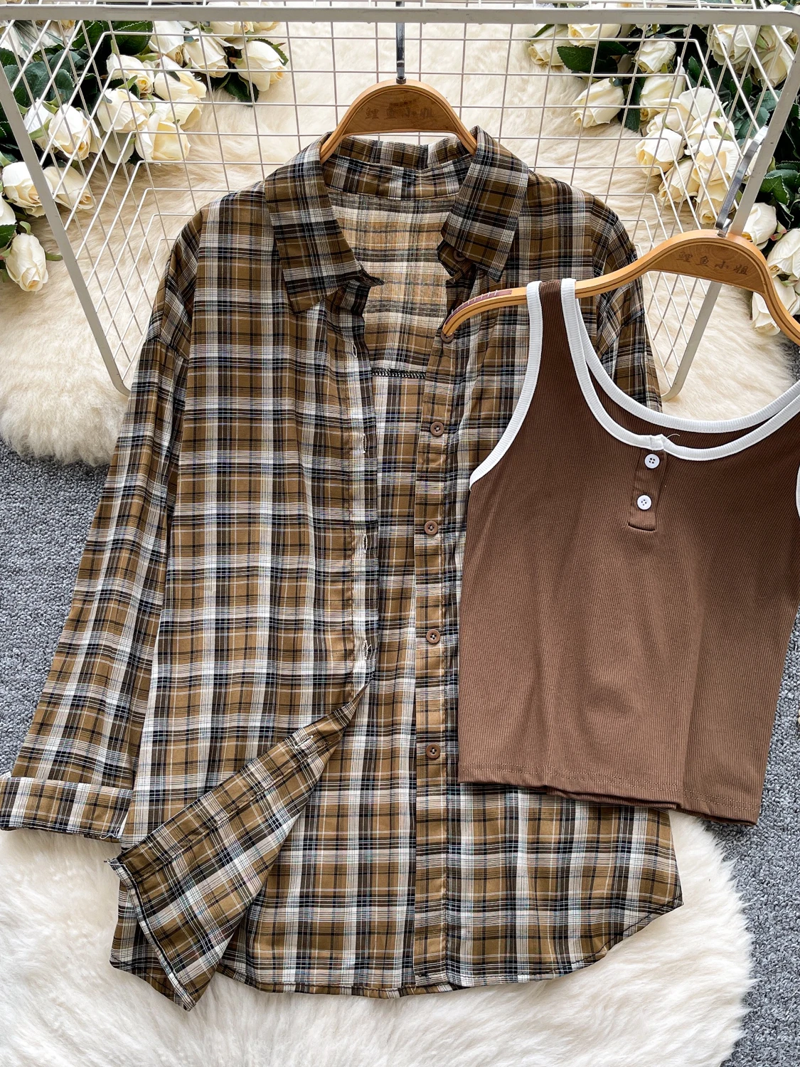 Женский осенний модный комплект, свободный повседневный комплект Long Sve Plaid irt Jaet Base Tank Top с высокой талией для поездок на работу Sle Ensemble
Женский осенний модный комплект, свободный повседневный комплект Long Sve Plaid irt Jaet Base Tank Top с высокой талией для поездок на работу Sle Ensemble