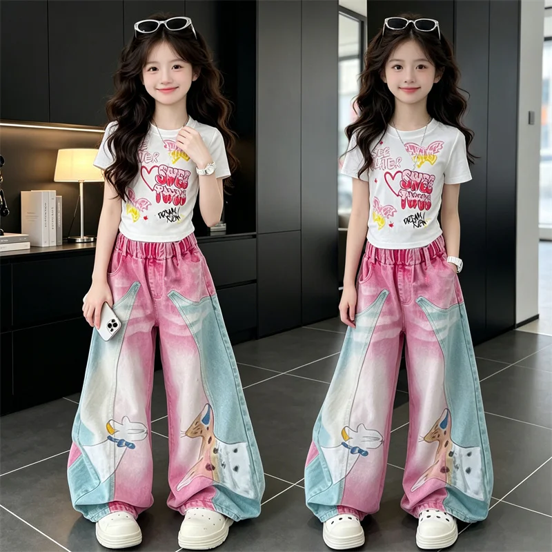 1Sets Girls Cartoon Print Set Kids Summer Short Sleeve Tops And Wide Leg Jeans Suit Fashion Costume Cute Children's Leisure Sets
1Sets Girls Cartoon Print Set Kids Summer Short Sleeve Tops And Wide Leg Jeans Suit Fashion Costume Cute Children's Leisure Sets