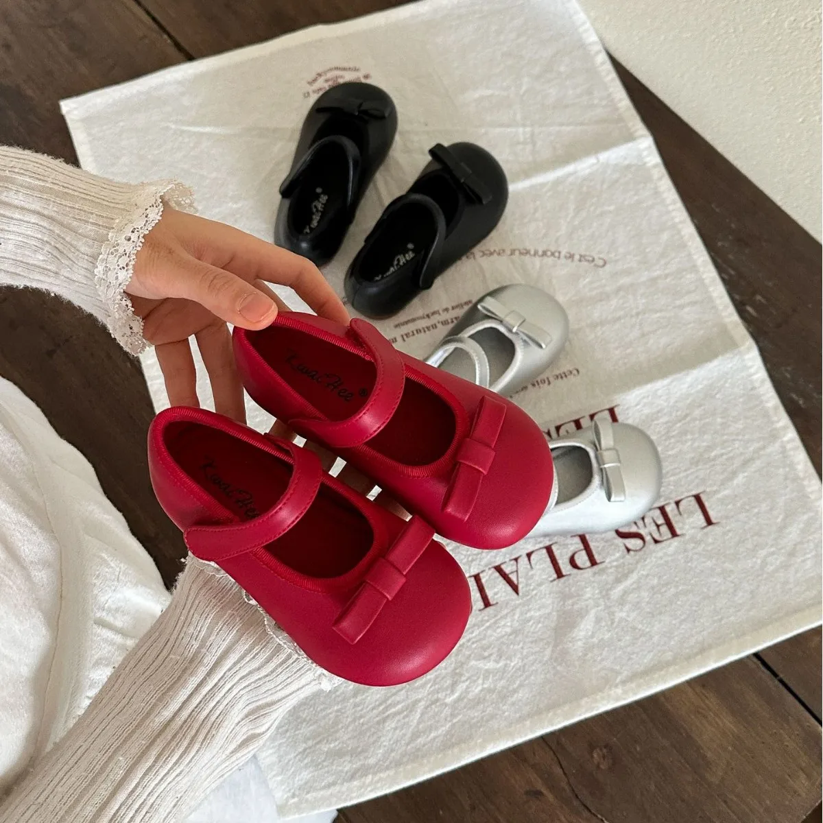Kids'Casual Shoes Fashion Solid Color PU Leather Spring Shoes For Children Anti-slip Breathable Red Black Shoes Size 22-37
Kids'Casual Shoes Fashion Solid Color PU Leather Spring Shoes For Children Anti-slip Breathable Red Black Shoes Size 22-37