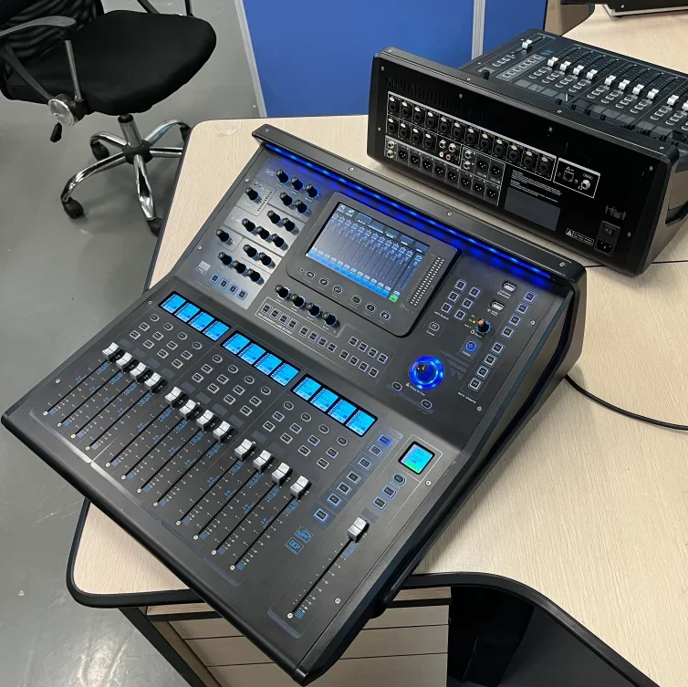 GAX-TQ22 профессиональный микшерный пульт DJ аудио микшер цифровой микшер с AUX
GAX-TQ22 профессиональный микшерный пульт DJ аудио микшер цифровой микшер с AUX