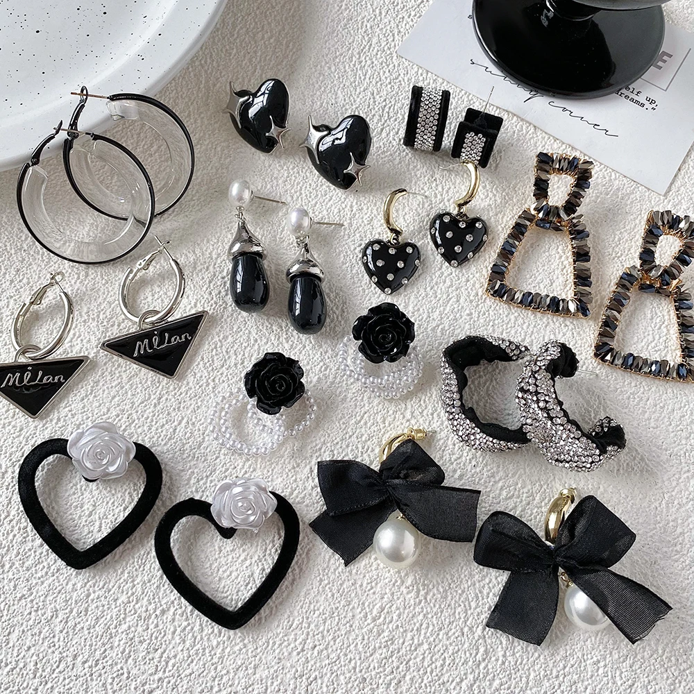 AENSOA Trendy Rhinestone Crystal Geometric Drop Earrings for Women Statement Black Heart Flower Dangle Earrings Party Jewelry
AENSOA Trendy Rhinestone Crystal Geometric Drop Earrings for Women Statement Black Heart Flower Dangle Earrings Party Jewelry