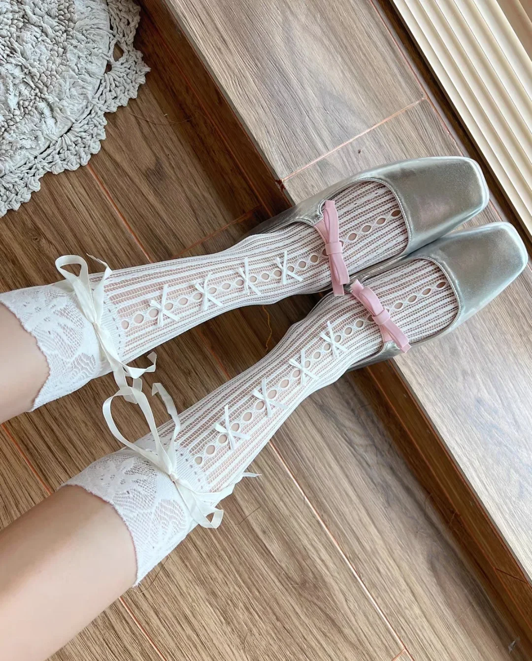 Women Ballet style Y2K Bowknot Stockings Lace Stripe Balletcore Calf Socks Hollow Out Harajuku Lace Mesh Socks
Women Ballet style Y2K Bowknot Stockings Lace Stripe Balletcore Calf Socks Hollow Out Harajuku Lace Mesh Socks