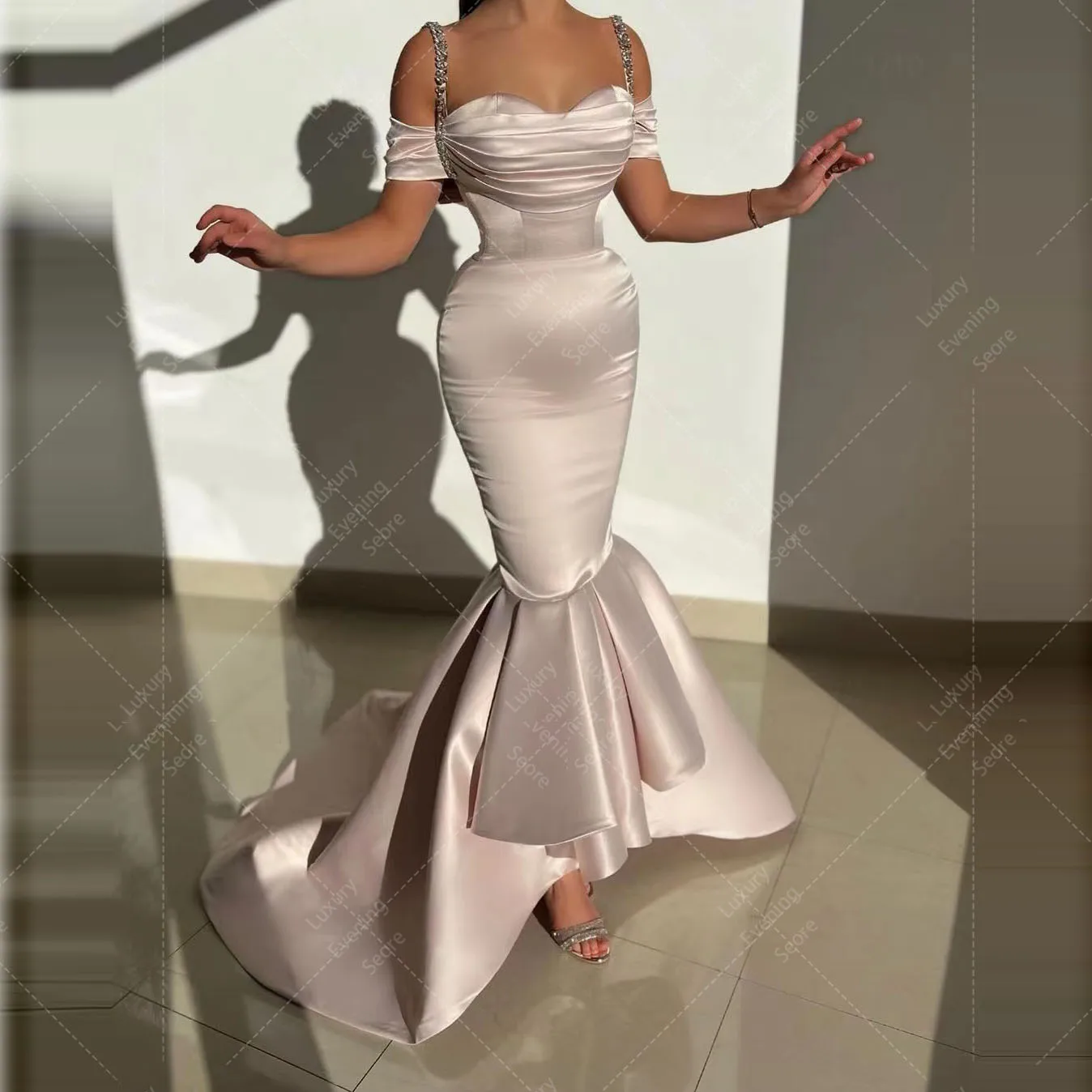Sexy Arabic Mermaid Evening Dresses Woman's Off the Shoulder Plus Size Satin Prom Gowns Formal Fashion Party 2024 فساتين السهرة
Sexy Arabic Mermaid Evening Dresses Woman's Off the Shoulder Plus Size Satin Prom Gowns Formal Fashion Party 2024 فساتين السهرة