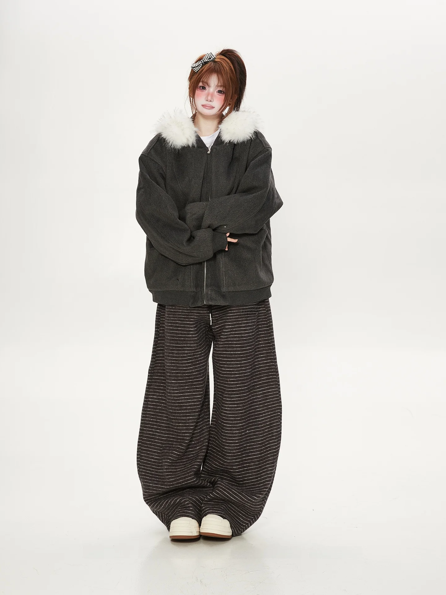 Шерстяное пальто со съемным большим меховым воротником в американском стиле ретро, женское зимнее хлопковое свободное нейтральное пальто для пар, повседневная хлопковая одежда
Шерстяное пальто со съемным большим меховым воротником в американском стиле ретро, женское зимнее хлопковое свободное нейтральное пальто для пар, повседневная хлопковая одежда