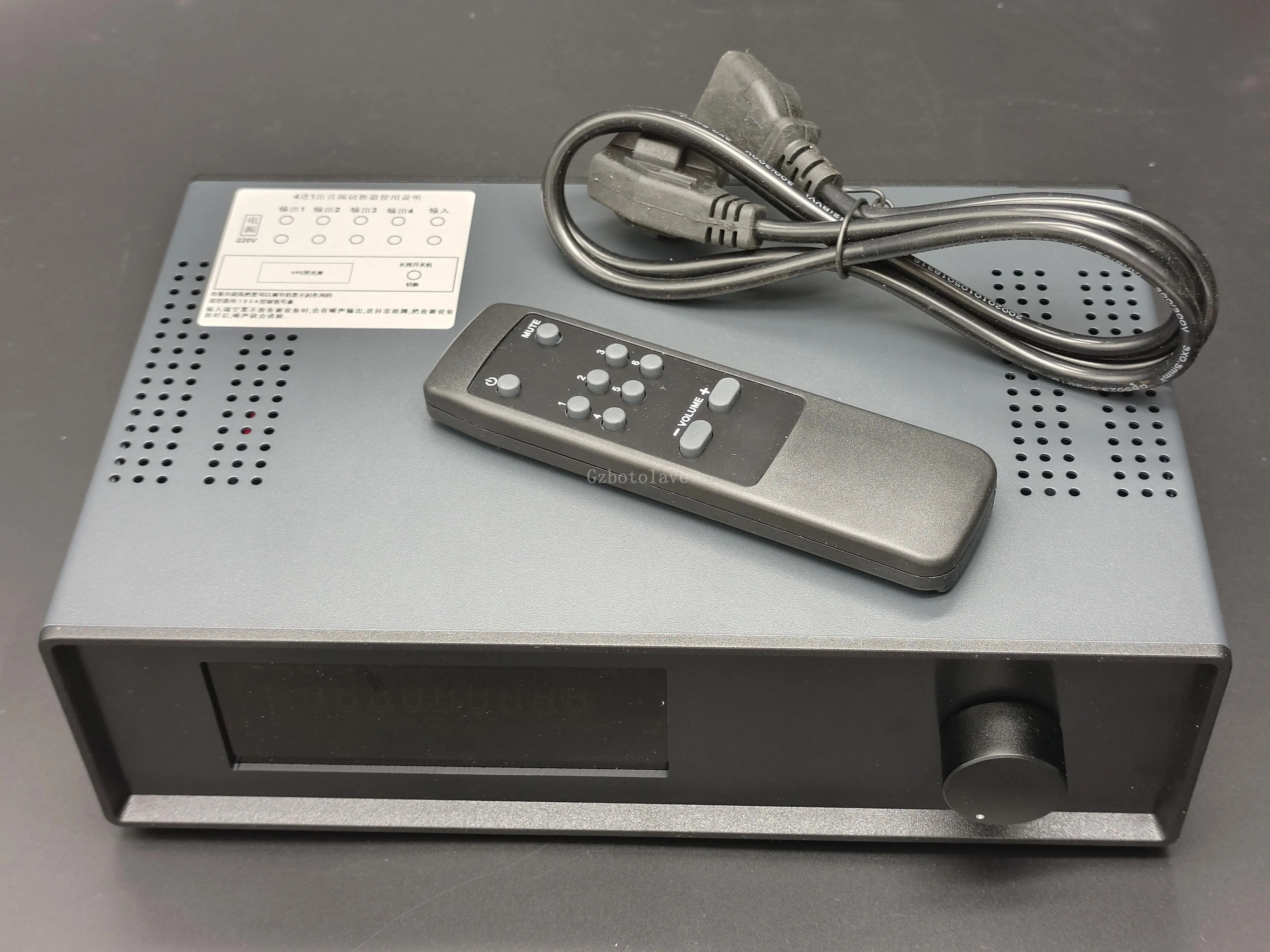 Полностью сбалансированный XLR XLR интерфейс 4 входа 1 выход 1 в 4 выхода стерео аудио переключатель дистанционное управление VFD большой экран
Полностью сбалансированный XLR XLR интерфейс 4 входа 1 выход 1 в 4 выхода стерео аудио переключатель дистанционное управление VFD большой экран