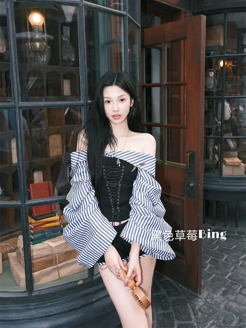 Striped Pleated Patchwork Strap Shoulder Top Off Shirts Women Waist Hot Shorts Short Pants 2 Piece Sets Womens Outifits Tops
Striped Pleated Patchwork Strap Shoulder Top Off Shirts Women Waist Hot Shorts Short Pants 2 Piece Sets Womens Outifits Tops