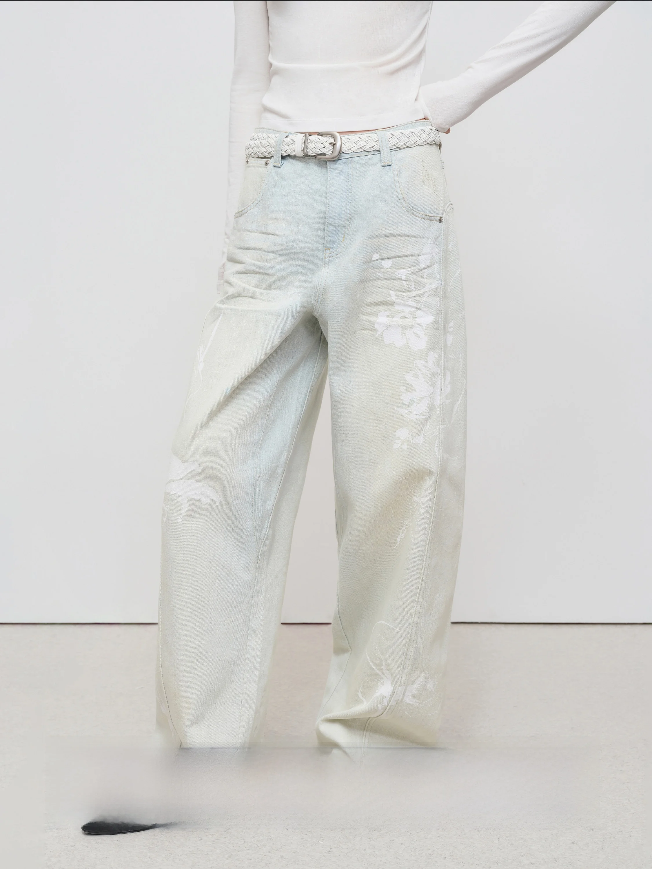 Широкие хлопковые джинсовые брюки с цветочным принтом и низкой талией, свободный крой, осенний сезон, женские повседневные винтажные брюки Fini
Широкие хлопковые джинсовые брюки с цветочным принтом и низкой талией, свободный крой, осенний сезон, женские повседневные винтажные брюки Fini