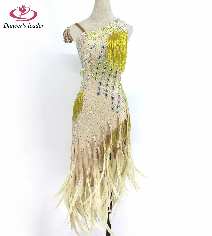 Latin Dance Dress High-end Custom With Diamond Feather Tail Dance Suit Cha Cha Tango Female Stage Professional Clothing
Latin Dance Dress High-end Custom With Diamond Feather Tail Dance Suit Cha Cha Tango Female Stage Professional Clothing