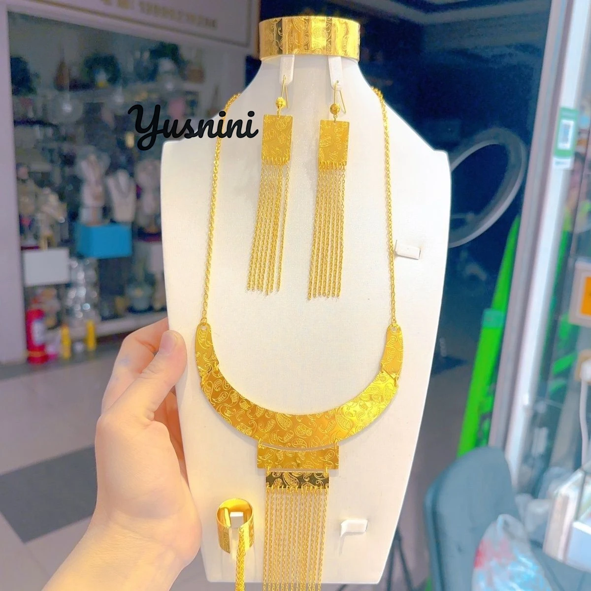 Fashion Dubai 24K Gold Plated Custom Necklace Earrings Rings Bracelets Jewelry Set for Wedding Party Gifts for Lovers DD11001
Fashion Dubai 24K Gold Plated Custom Necklace Earrings Rings Bracelets Jewelry Set for Wedding Party Gifts for Lovers DD11001