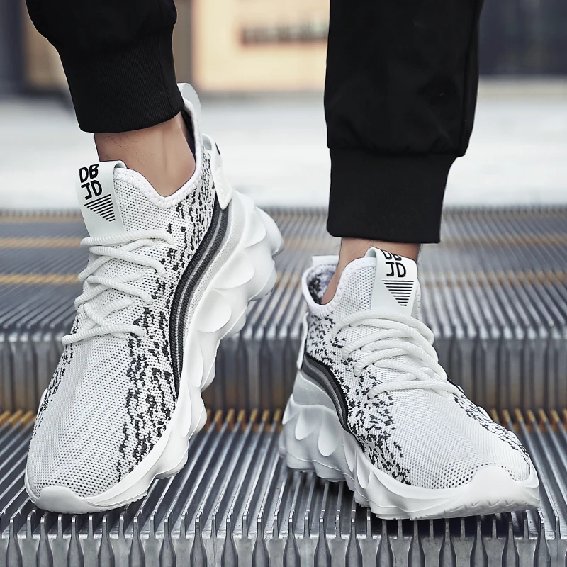 Summer Men's Shoes Mesh Sports Shoes Casual Light Running Shoes Versatile Breathable Socks Shoes Large Size
Summer Men's Shoes Mesh Sports Shoes Casual Light Running Shoes Versatile Breathable Socks Shoes Large Size