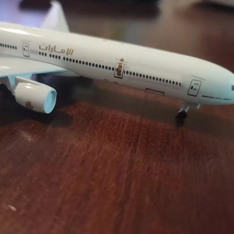 1:400 Scale Diecast Alloy B777 Airplane Model - White Emirates Airlines Decorative Desk Display, High-Quality Detailed Aircraft
1:400 Scale Diecast Alloy B777 Airplane Model - White Emirates Airlines Decorative Desk Display, High-Quality Detailed Aircraft