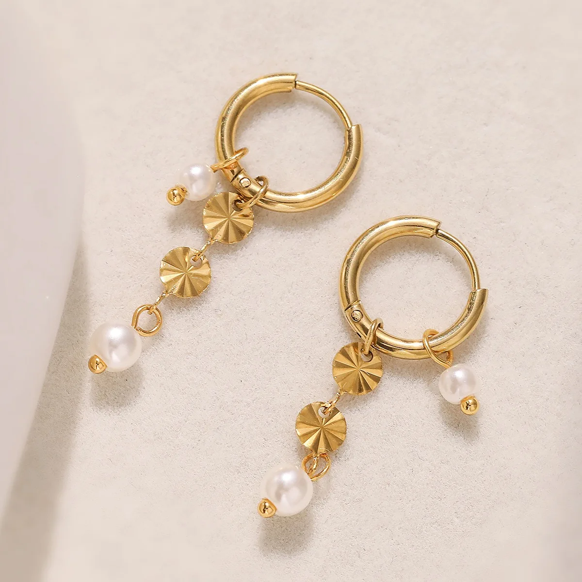 New Fashion Stainless Steel Hoop Earrings for Women Party Luxury Baroque Pearl Charms Drop Earring Waterproof Jewelry Gifts
New Fashion Stainless Steel Hoop Earrings for Women Party Luxury Baroque Pearl Charms Drop Earring Waterproof Jewelry Gifts