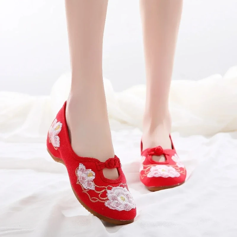 Модная повседневная женская обувь, винтажная элегантная уличная одежда с вышивкой в этническом стиле, женская обувь в китайском стиле, новинка лета
Модная повседневная женская обувь, винтажная элегантная уличная одежда с вышивкой в этническом стиле, женская обувь в китайском стиле, новинка лета