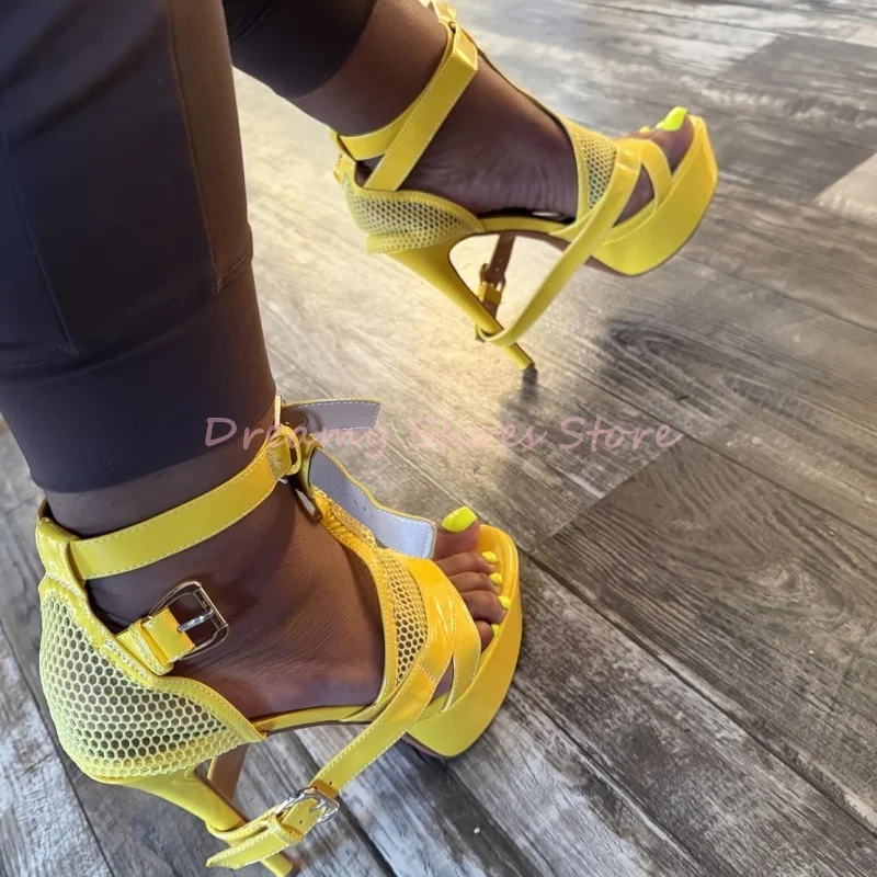 White Mesh Belt Buckle Peep Toe Platform Sandals Women Solid Patent Leather Cover Heel High Heels Street Style Summer Shoes New
White Mesh Belt Buckle Peep Toe Platform Sandals Women Solid Patent Leather Cover Heel High Heels Street Style Summer Shoes New