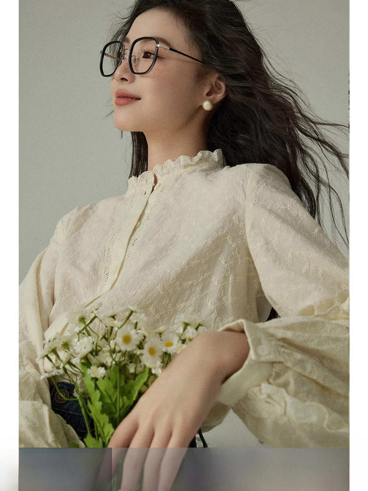 Женская свободная блузка Yakejia Design Sensation с вышивкой, весенняя новинка, с воротником-стойкой, рукавами-фонариками, повседневный топ
Женская свободная блузка Yakejia Design Sensation с вышивкой, весенняя новинка, с воротником-стойкой, рукавами-фонариками, повседневный топ