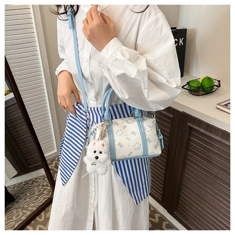 Стильная и модная сумка-мессенджер в иностранном стиле с принтом, суперпопулярная, для повседневного использования, маленькая сумка для города
Стильная и модная сумка-мессенджер в иностранном стиле с принтом, суперпопулярная, для повседневного использования, маленькая сумка для города