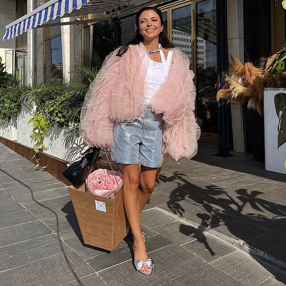 Spring Summer Women Jackets Long Sleeves Ruffles Women Party Top Outwear Outfit Holiday Coat To Match
Spring Summer Women Jackets Long Sleeves Ruffles Women Party Top Outwear Outfit Holiday Coat To Match