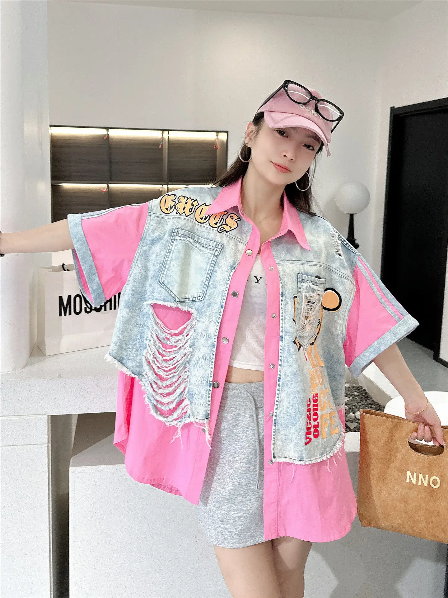 Plus Size Patchwork Colorblock Dopamine Shirt Men Women Vintage Retro Loose BF Style High Street Design Casual Ripped Top
Plus Size Patchwork Colorblock Dopamine Shirt Men Women Vintage Retro Loose BF Style High Street Design Casual Ripped Top