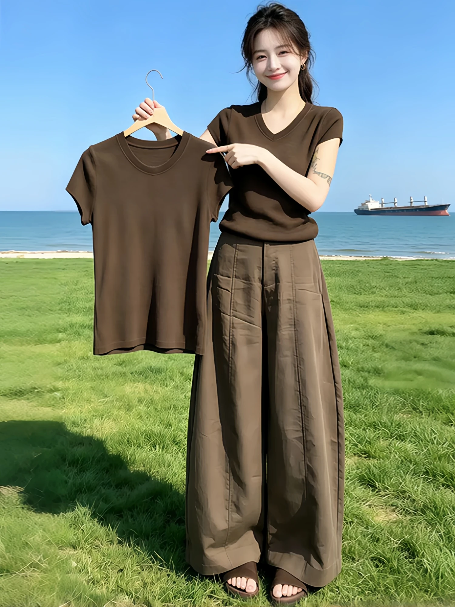 Casual Style Women's Two-Piece Set Summer New Slim Fit V-Neck Short Sleeve Straight Leg Wide Pants Ensemble Breathable Medium...
Casual Style Women's Two-Piece Set Summer New Slim Fit V-Neck Short Sleeve Straight Leg Wide Pants Ensemble Breathable Medium...