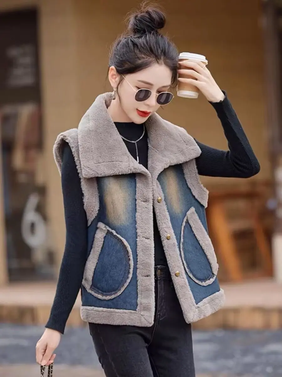 Новинка 2025 года, повседневный универсальный винтажный джинсовый жилет на флисовой подкладке в гонконгском стиле, женский жилет из овечьей шерсти, модный XT1766
Новинка 2025 года, повседневный универсальный винтажный джинсовый жилет на флисовой подкладке в гонконгском стиле, женский жилет из овечьей шерсти, модный XT1766