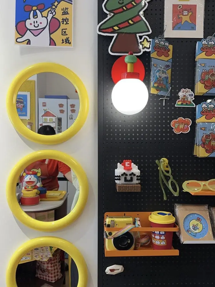 Household round mirror wall-mounted wind makeup mirror vanity mirror cruise ship porthole wind can be Nordic table top
Household round mirror wall-mounted wind makeup mirror vanity mirror cruise ship porthole wind can be Nordic table top