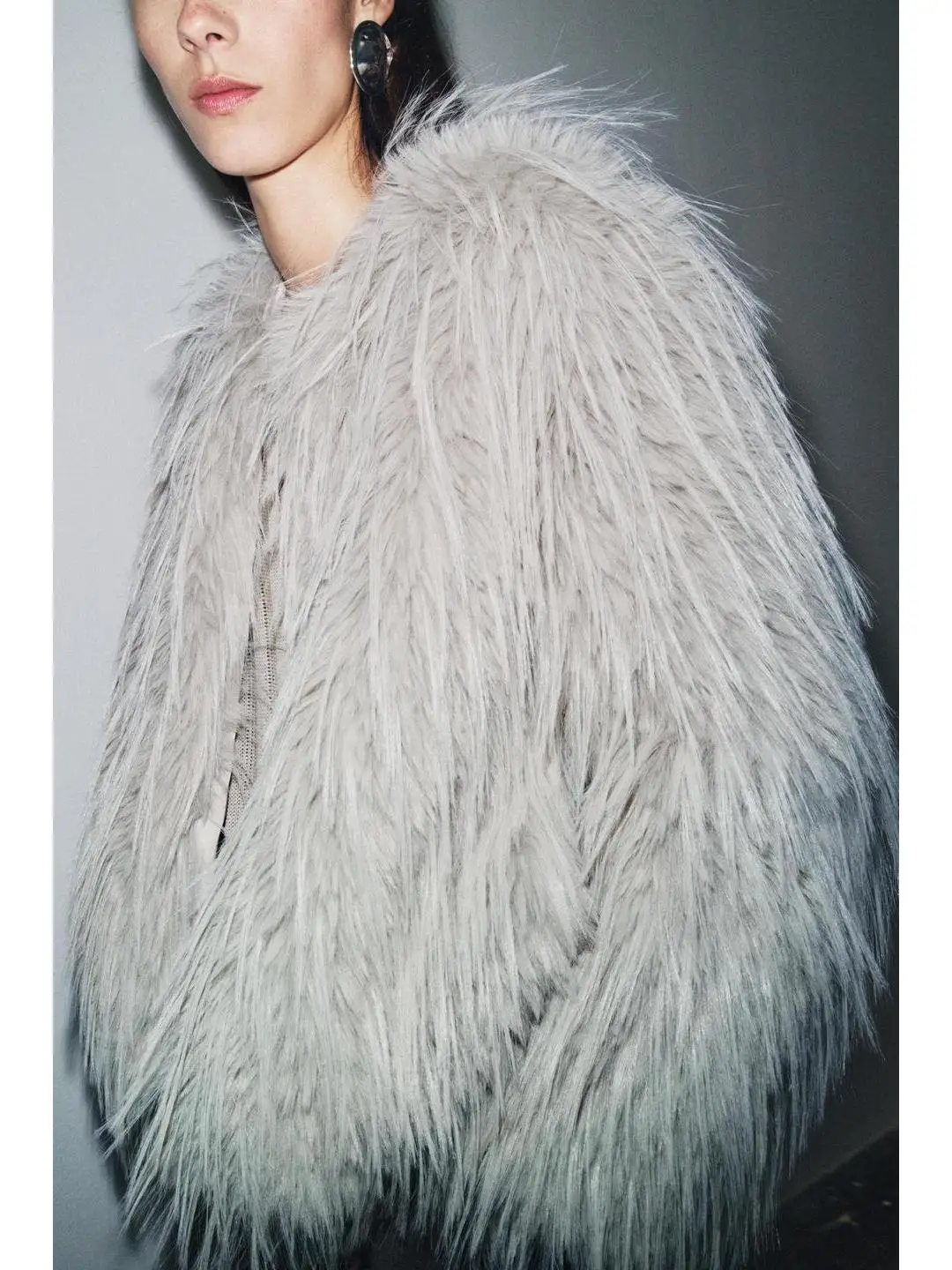 Faionable Artificial Fur Coat Early Autumn Wind High-End Feel Outerwear for Women Thiened Waist-Cinching Sle European F...
Faionable Artificial Fur Coat Early Autumn Wind High-End Feel Outerwear for Women Thiened Waist-Cinching Sle European F...