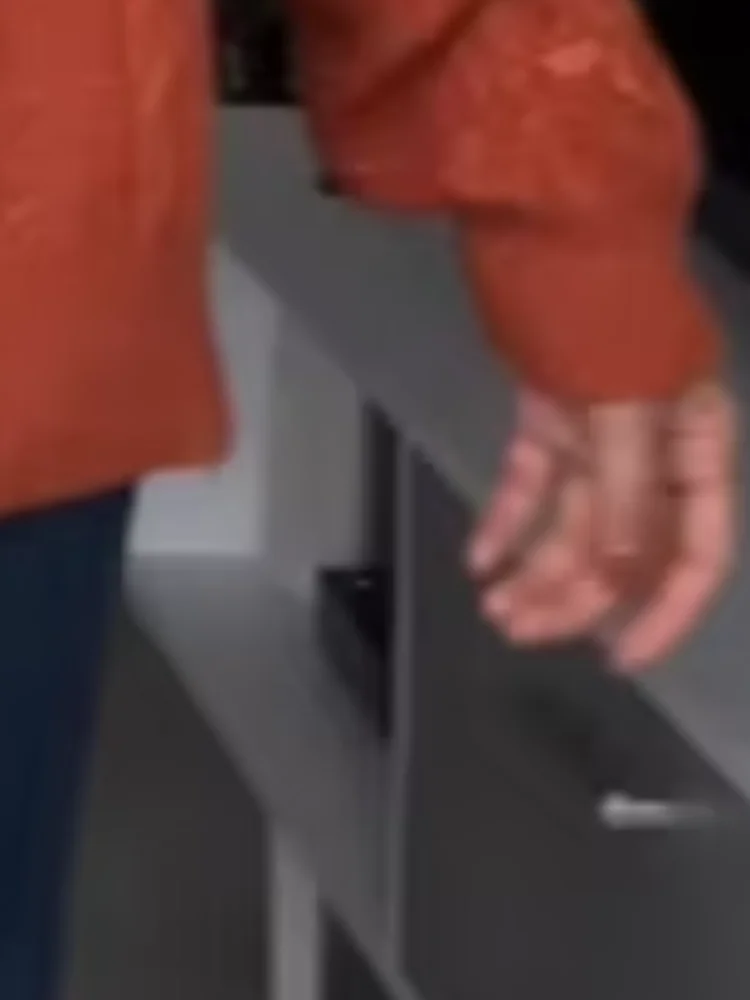 Stylish Embroidery Knitted Cardigan Women Loose V-neck Single Breasted Lady Knitwear 2025 Autumn Winter Casual Female Outwears
Stylish Embroidery Knitted Cardigan Women Loose V-neck Single Breasted Lady Knitwear 2025 Autumn Winter Casual Female Outwears