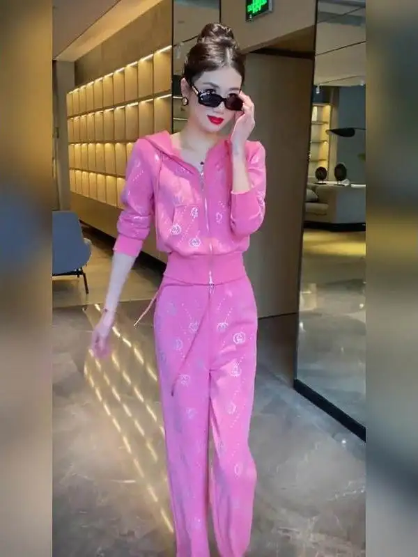 Spring Autumn Luxury Sportswear Set in Magenta with Hood Straight Leg Pants Casual Two Piece Suit for Young Women
Spring Autumn Luxury Sportswear Set in Magenta with Hood Straight Leg Pants Casual Two Piece Suit for Young Women