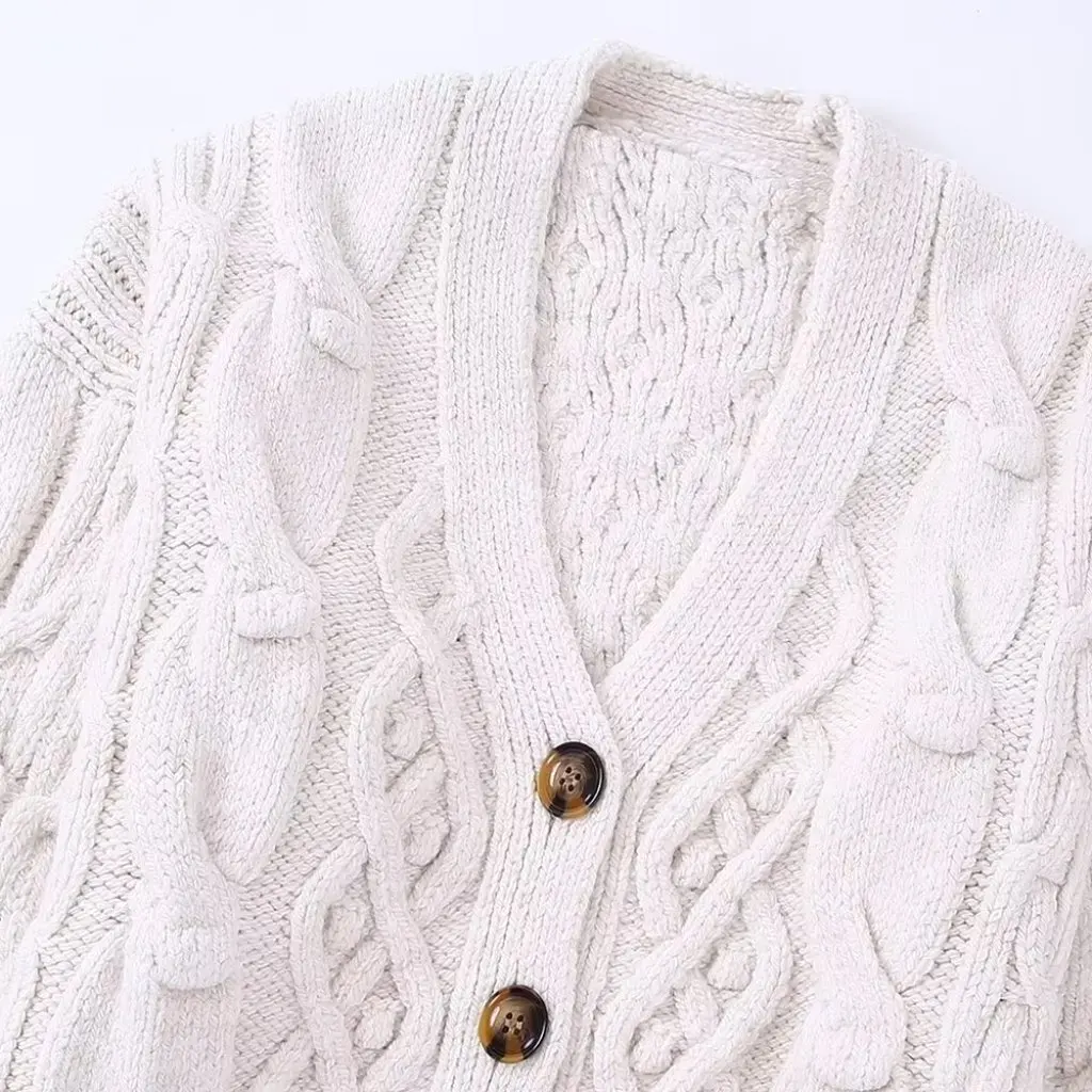 Women's Long-Sleeved V-Neck Knitted Cardigan Sweater European American Style Casual Spring New 24
Women's Long-Sleeved V-Neck Knitted Cardigan Sweater European American Style Casual Spring New 24