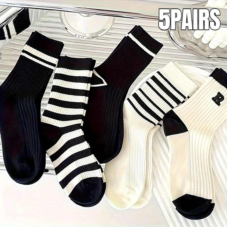 5 Pairs of Mixed Color Black and White Striped Socks, Casual Sports Tube Socks, Suitable for Wearing All Year Round
5 Pairs of Mixed Color Black and White Striped Socks, Casual Sports Tube Socks, Suitable for Wearing All Year Round