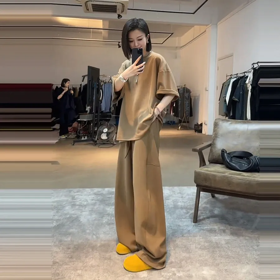 Fashion Set Women's Spring and Summer Mid Length Loose T-shirt+wide Leg Pants Casual Sports Two-piece Set
Fashion Set Women's Spring and Summer Mid Length Loose T-shirt+wide Leg Pants Casual Sports Two-piece Set