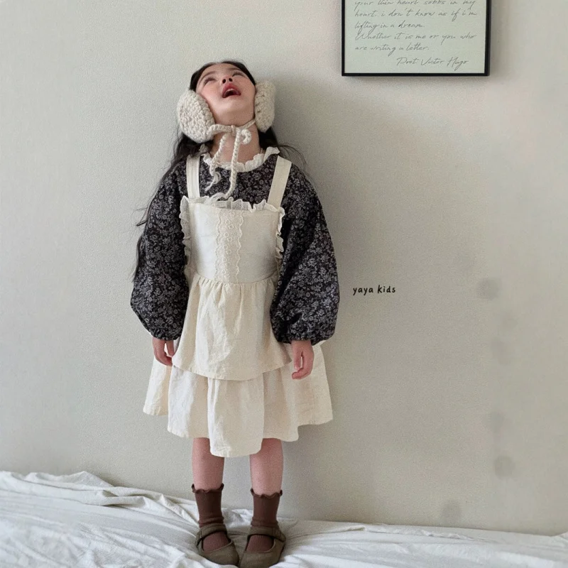 2025Girls' Spring and Autumn New Puff Sleeve Floral Shirt Korean Style Heavy Embroidery Lace Strap Dress Two-Piece Set
2025Girls' Spring and Autumn New Puff Sleeve Floral Shirt Korean Style Heavy Embroidery Lace Strap Dress Two-Piece Set