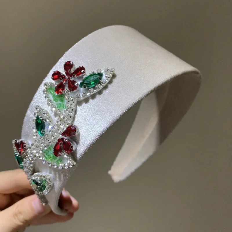 French Red Green Contrasting Rhinestone Flower Headband for Women 6cm Gold Velvet Wide Edge Hairbands Headdress Hair Jewelry
French Red Green Contrasting Rhinestone Flower Headband for Women 6cm Gold Velvet Wide Edge Hairbands Headdress Hair Jewelry