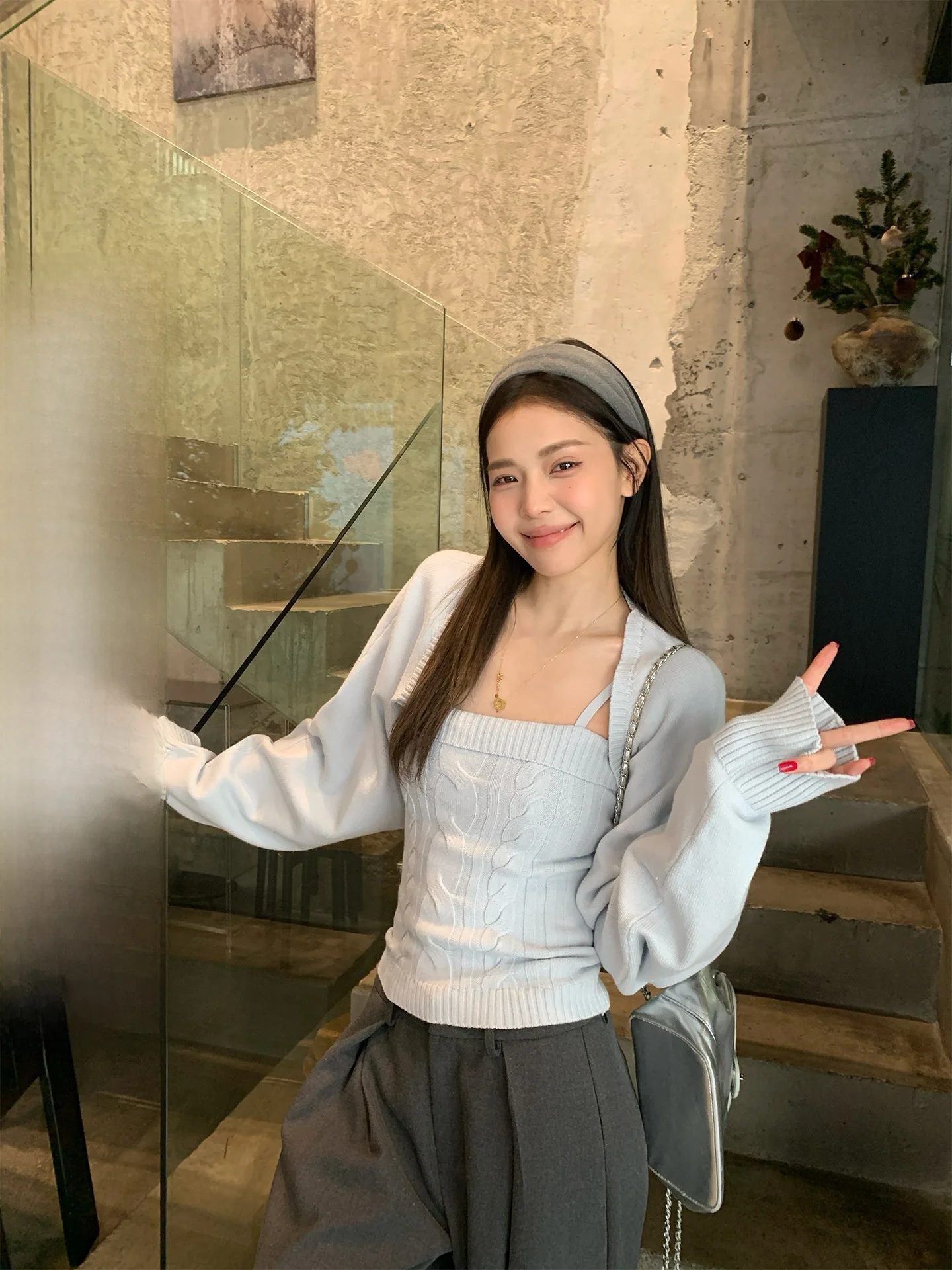 Song Zhengen Spring New Lazy Knitted Sweater Women's Two-Piece Set with Open Cardigan And Strap Slimming Effect Korean Style
Song Zhengen Spring New Lazy Knitted Sweater Women's Two-Piece Set with Open Cardigan And Strap Slimming Effect Korean Style