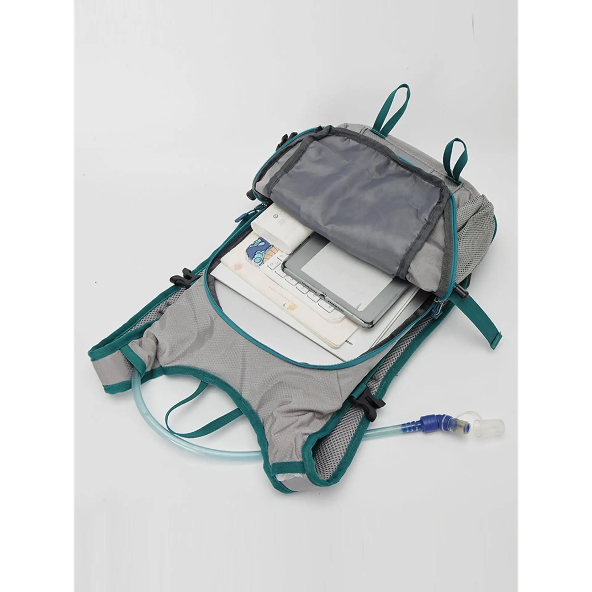 Lightweight Multi-Functional Outdoor Sports Backpack for Hiking And Walking Unisex Waterproof Bag Suitable for Men And Women
Lightweight Multi-Functional Outdoor Sports Backpack for Hiking And Walking Unisex Waterproof Bag Suitable for Men And Women
