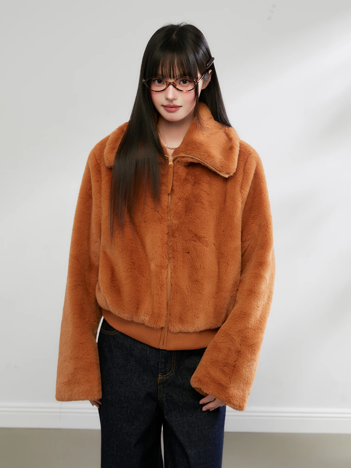 Женское утепленное пальто King Prince с меховым воротником, из экокожи, повседневное, с отложным воротником, длинный рукав
Женское утепленное пальто King Prince с меховым воротником, из экокожи, повседневное, с отложным воротником, длинный рукав